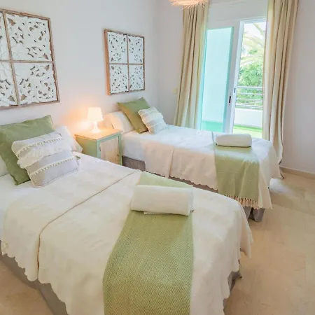 Apartment Vacation I Terrazas De Banus, 50 Meters From The Sea, 24-7 Security, 4x Swimming Pools *